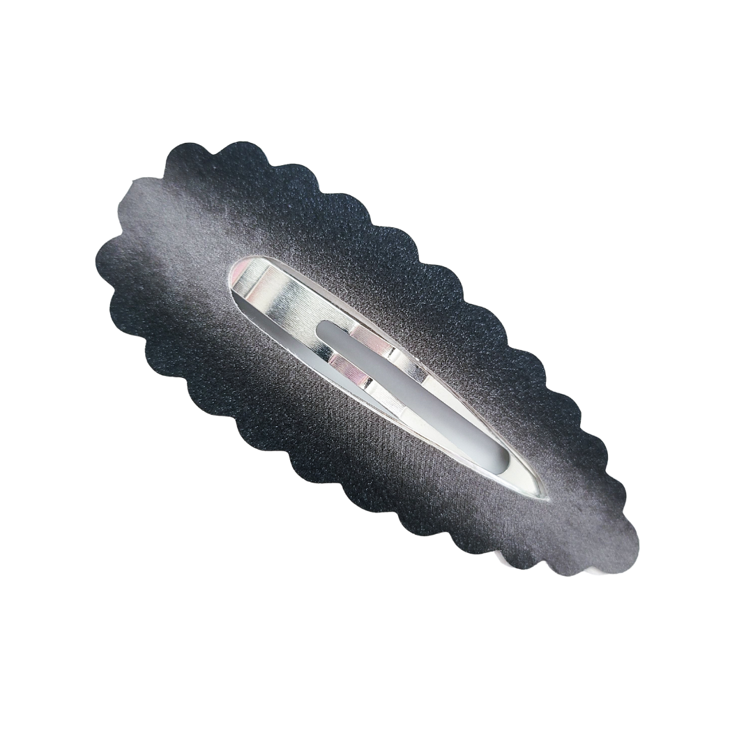 Scallop Snap Clip - Black Ombre